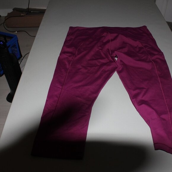 Purple Atheta  Ultimate Stash Pocket Capris Size XL NWOT - Picture 4 of 5